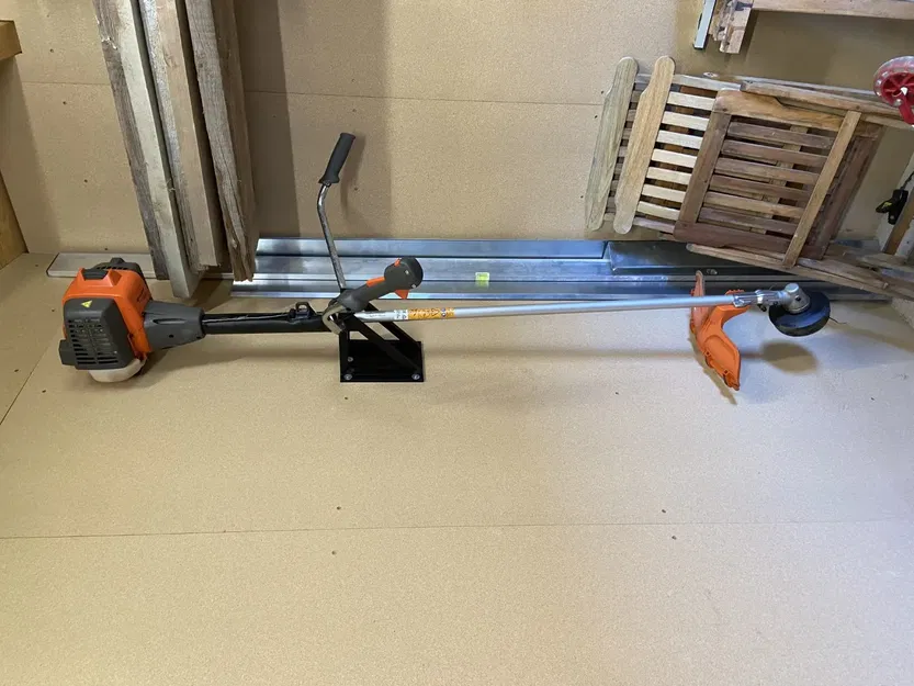 Giá đỡ treo tường cho máy cắt cỏ HUSQVARNA 553 RS - Image 3