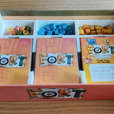 Giá đỡ tùy chỉnh cho trò chơi Fort với mở rộng Mèo và Chó