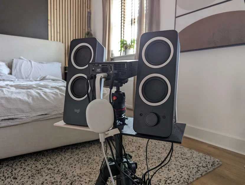 Giá đỡ tripod đa năng cho máy chiếu di động - Image 1