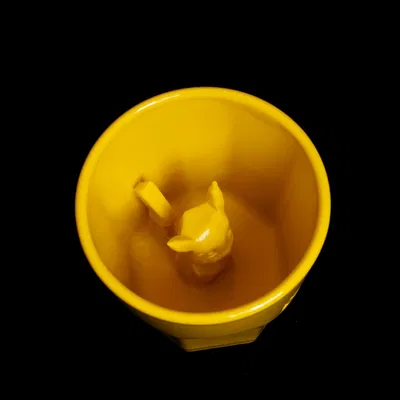 Pikachu ẩn nấp trong cốc Octaglass