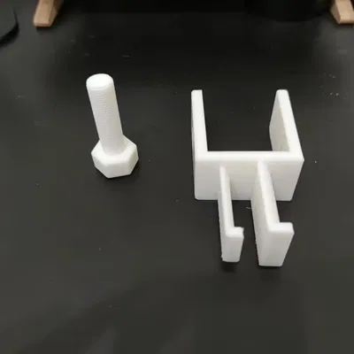 Kẹp tai nghe gắn bàn với ốc lục giác