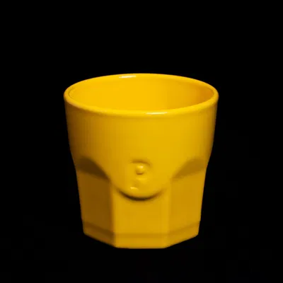 Pikachu ẩn nấp trong cốc Octaglass