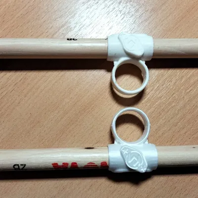 Kẹp điều khiển cho dùi trống với tay cầm chắc chắn