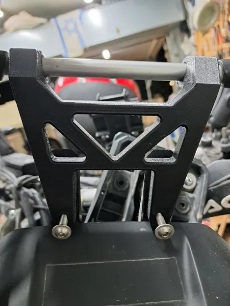 Thay thế giá đỡ kính chắn gió cho Yamaha Tenere 700 - Image 3