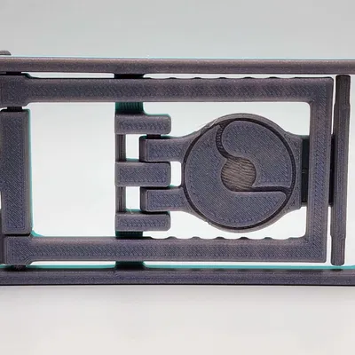 Giá đỡ điện thoại Polymaker thiết kế bởi Gulsifer