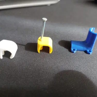 Kẹp dây với đinh cố định cho tổ chức dây điện