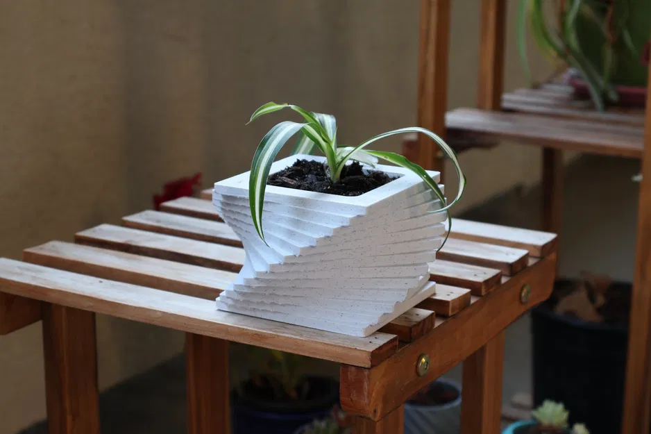 Chậu cây hình vuông xoắn độc đáo cho cây trồng - Image 1