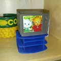 Giá đỡ T.V. cho ngôi nhà búp bê của con gái - Thumbnail 2