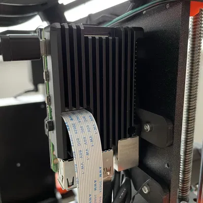 Giá đỡ cho case nhôm RPi4B của Geekworm