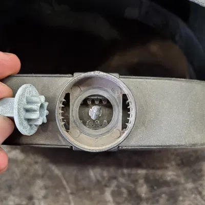 Bánh răng điều chỉnh mũ hàn Chicago Electric