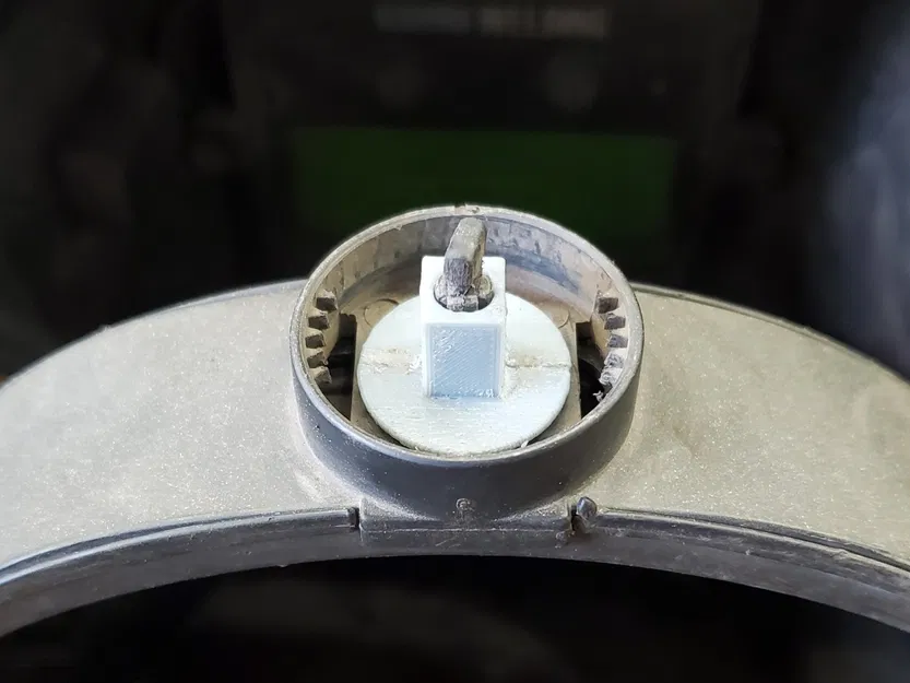 Bánh răng điều chỉnh mũ hàn Chicago Electric - Image 3