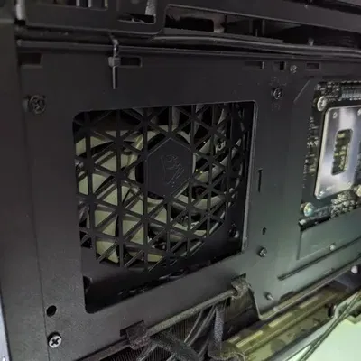 Giá đỡ nguồn SFX-L cho GPU trong thùng NR200