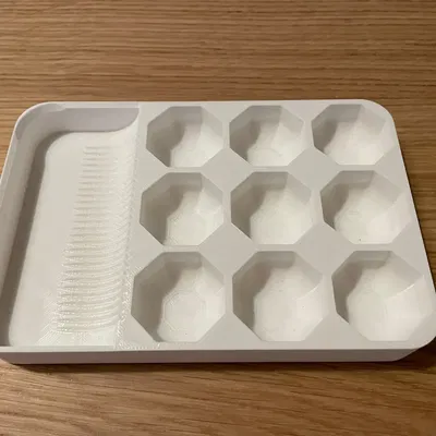 Khay trộn màu nhỏ cho sơn hobby với khu vực làm sạch cọ