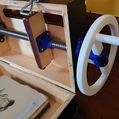 Tay quay nhanh cho kẹp gỗ