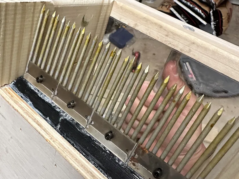 Máy thu hoạch hạt hoa dại tự chế bằng đinh khung 3 1/2 inch - Image 1