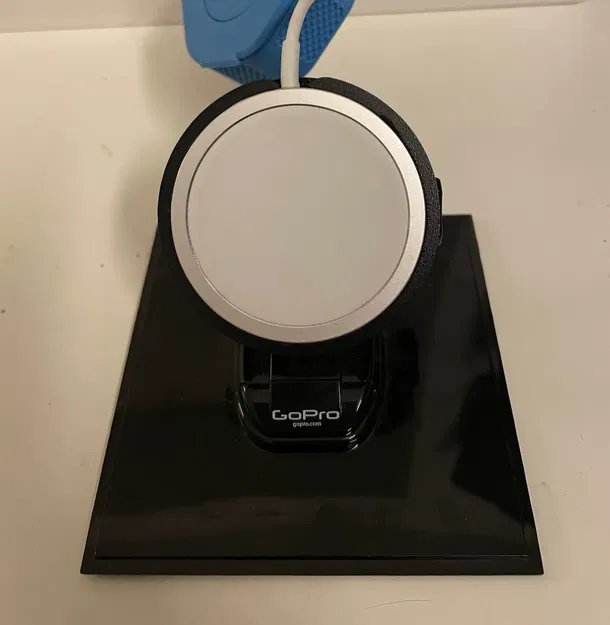 Giá đỡ MagSafe với chân đế GoPro tiện dụng - Image 1