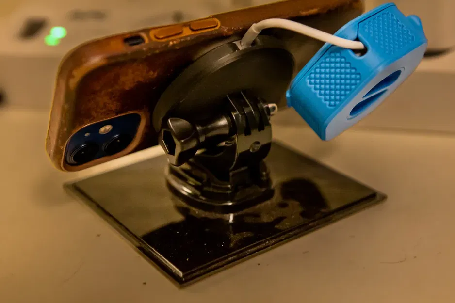 Giá đỡ MagSafe với chân đế GoPro tiện dụng - Image 2