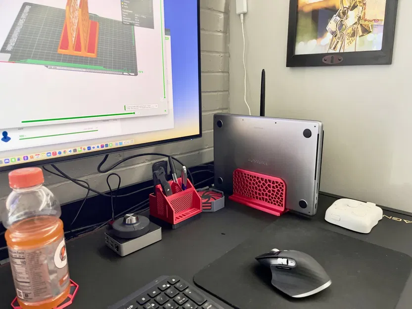 Giá đỡ đứng cho MacBook Pro 14in (2023 M2) phiên bản Voroni - Image 4