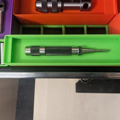 Búa tâm tự động Starrett 18A trong hệ thống Gridfinity