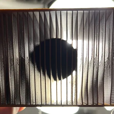 Quả bóng treo lơ lửng trong không trung