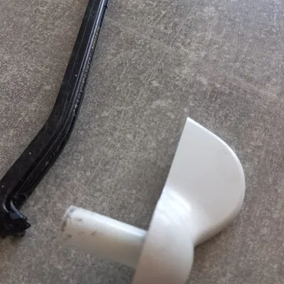 Cần gạt cho bồn cầu nối với dây xích