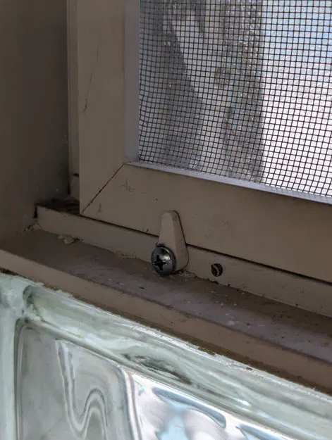 Kẹp giữ cửa sổ hoặc màn hình chống bão - Image 2