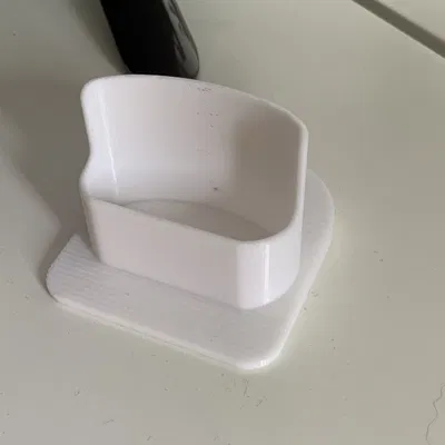 Giá đỡ điều khiển từ xa cho LG gần màn hình