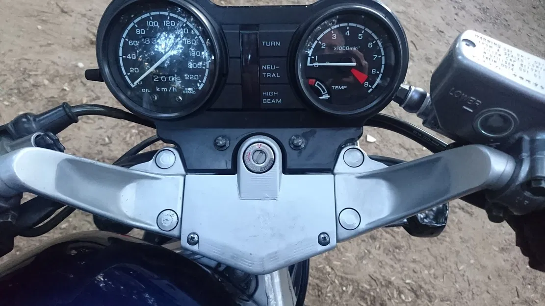 Nắp hộp cầu chì HONDA NTV650 Revere (RC33) - Image 1