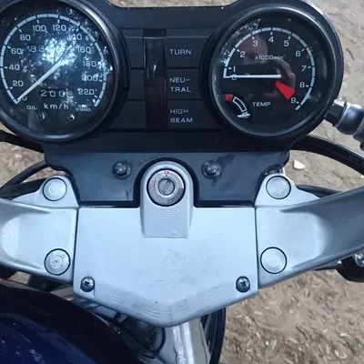 Nắp hộp cầu chì HONDA NTV650 Revere (RC33)