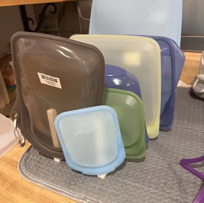 Giá đỡ khô cho túi silicone tái sử dụng Stasher