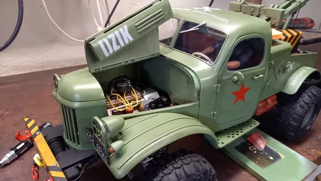 Nắp ca-pô mở của xe Zil 157 tỉ lệ 1/10 - Image 1