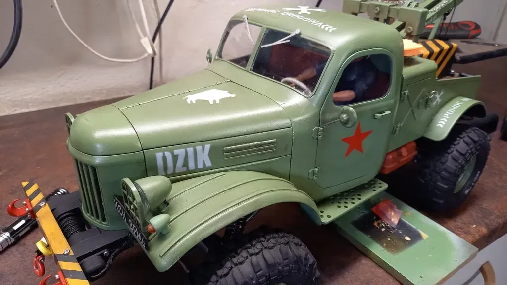 Nắp ca-pô mở của xe Zil 157 tỉ lệ 1/10 - Image 4