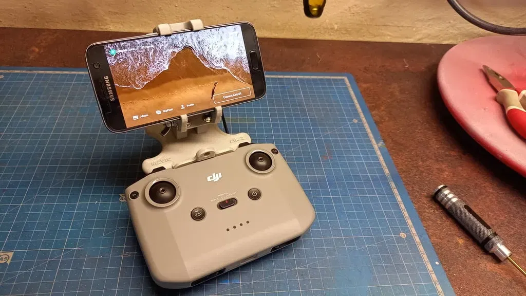 Giá đỡ điện thoại tự động điều chỉnh cho DJI Mavic Air 2 v... - Image 1