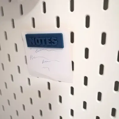 Giá đỡ nam châm IKEA Skadis cho không gian làm việc