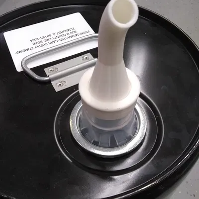 Vòi xả cho thùng isopropanol 5 gallon McMaster-Carr