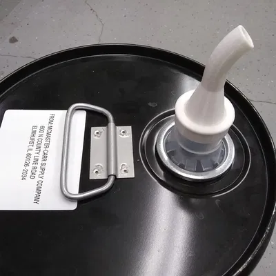 Vòi xả cho thùng isopropanol 5 gallon McMaster-Carr