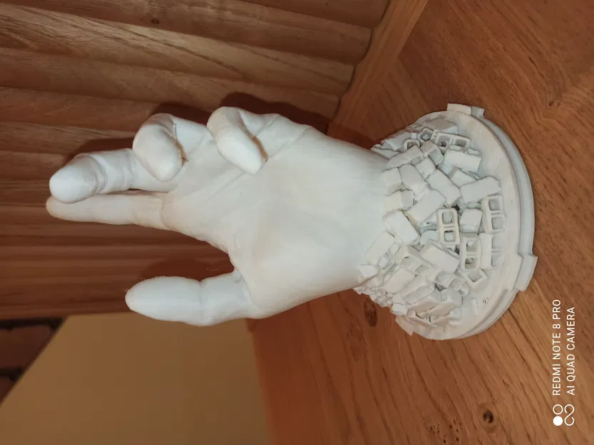 **Bàn tay giữa đống đổ nát sau trận động đất Morocco** - Image 4