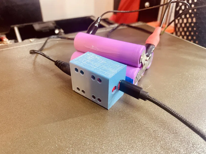 Sạc Li-ion 1S với MicroUSB và kẹp cá sấu - Image 1