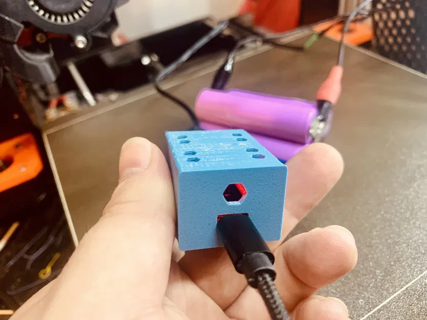 Sạc Li-ion 1S với MicroUSB và kẹp cá sấu - Image 2