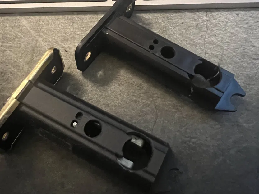 Thay thế lõi tay nắm cửa Kwickset cũ không khóa - Image 3