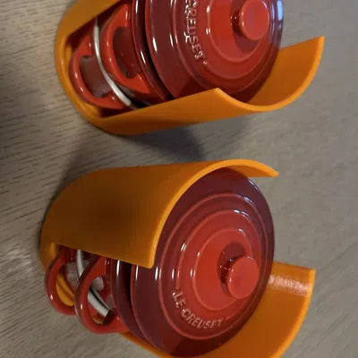 Giá đỡ chồng mini Le Creuset cho bếp gia đình