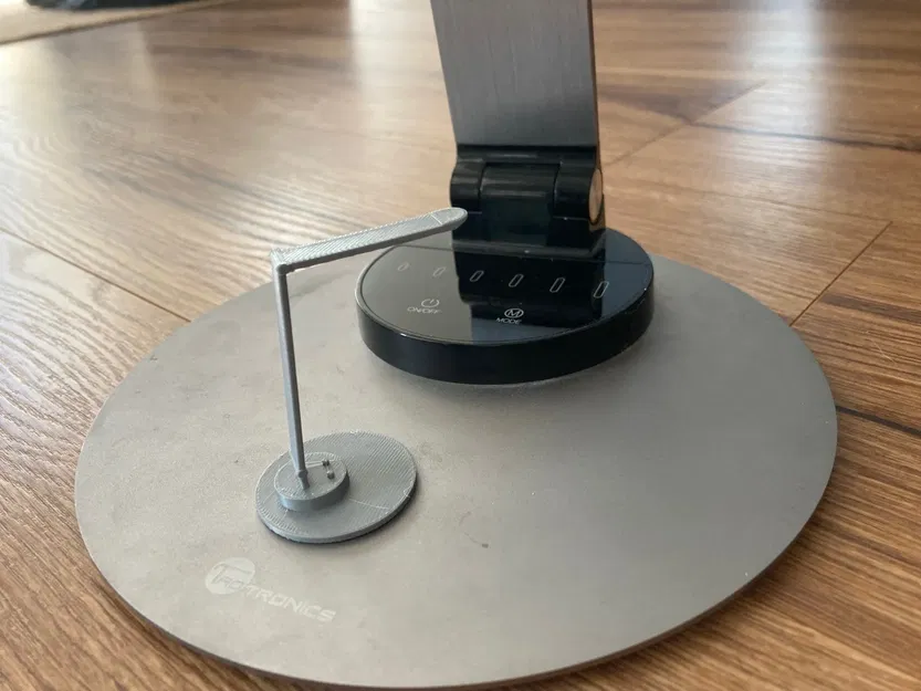 Đèn bàn miniatur với thiết kế độc đáo - Image 3