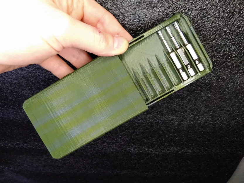 Hộp đựng bit tua vít 50 mm cho 12 đầu nối ¼ inch - Image 1