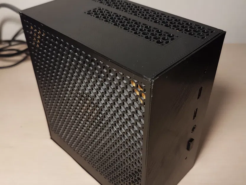 Vỏ máy tùy chỉnh cho Minisforum UM690 với quạt 120mm - Image 2