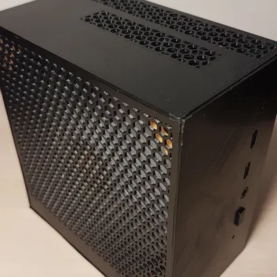 Vỏ máy tùy chỉnh cho Minisforum UM690 với quạt 120mm