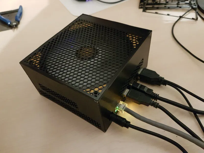 Vỏ máy tùy chỉnh cho Minisforum UM690 với quạt 120mm - Image 3