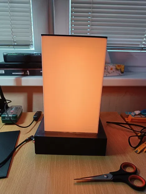 Đèn LED RGB lớn với thiết kế độc đáo - Image 1