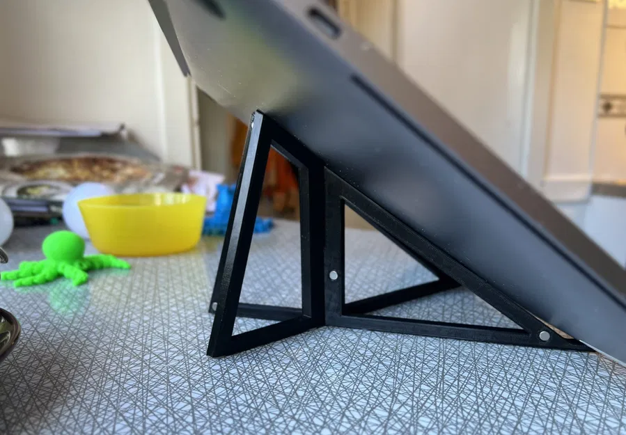 Giá đỡ laptop nhẹ và từ tính cho Macbook - Image 1