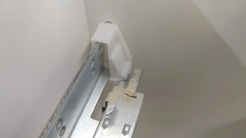 Giá đỡ phía sau cho ray kéo ngăn kéo thương hiệu King Slide - Image 4