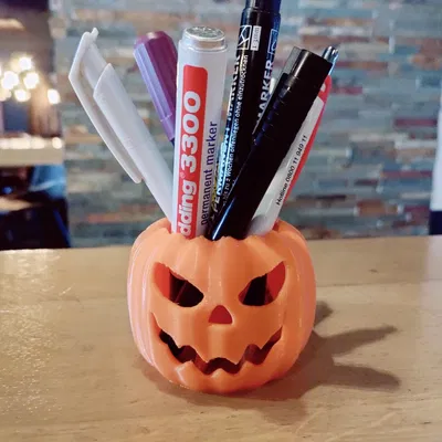 Đèn bí ngô Halloween với thiết kế độc đáo